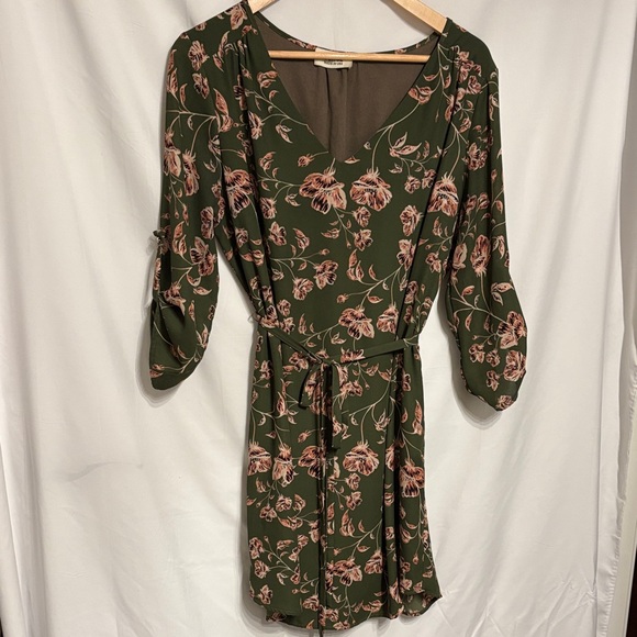 Verse Dresses & Skirts - Verse Women’s Green Floral 3/4 length Sleeve Midi Dress Made in USA.